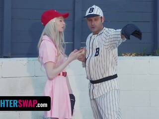 First-rate Teens Cecelia Taylor, Mazy Myers Get Naughty With Step Dads shortly after Baseball Lesson - DaughterSwap