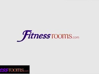 Fitnesz szobák esztergált tovább edzőterem csaj baszik személyes trainer -ban instructional csipesz