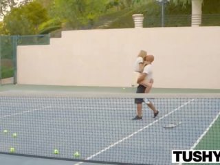 Tushy primo anale per tennis studente aubrey stella